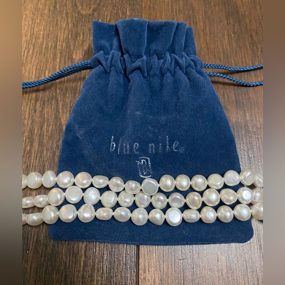 Triple-strand Baroque Freshwater cultured Pearls,matching Pearl Drop Earrings. - Picture 4 of 7